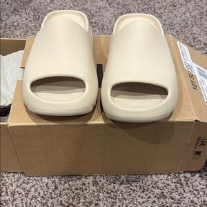 Yeezy Kids Sandals - Cream